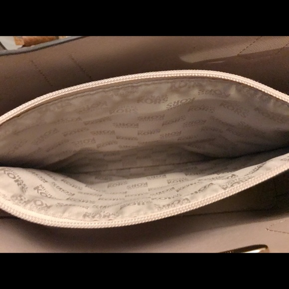 MICHAEL KORS ADELE SATCHEL - Picture 6 of 8